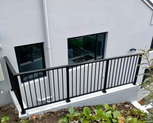 Canterbury Balustrade Aluminium Framed Ascot - Retaining Wall - Top Fix