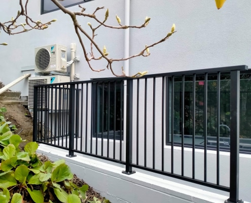 Canterbury Balustrade Aluminium Framed Ascot - Top Fix - Retaining wall (2)