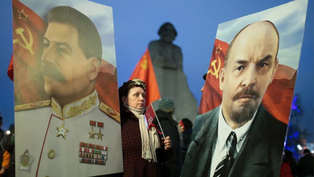 E·H·卡尔:《斯大林》(1953) E·H·卡尔:《斯大林》(1953)